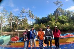 Tim Kampung Sehat kolaborasi dengan Pustu perkuat layanan kesehatan di Aikawapuka