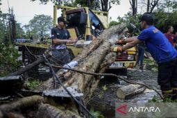 Waspadai perubahan cuaca dari panas ke hujan