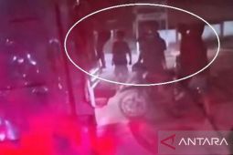 Sekelompok remaja Bajubang melakukan pungli terhadap truk batu bara