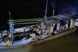 Polda Babel berhasil amankan kapal bermuatan ratusan karung pasir timah