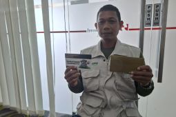 Menukar sampah jadi investasi emas