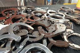 Polres Buleleng tangkap oknum polisi diduga jambret kalung warga