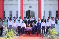 Pelindo Bima berbagi keberkahan bersama anak yatim di HUT ke-4