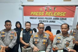 Polisi tangkap  komplotan emak emak copet di pasar tradisional