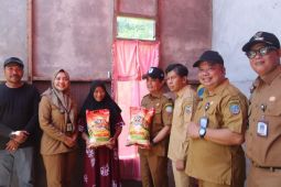 Pemkot Pontianak salurkan bantuan ke petani yang terdampak puting beliung