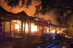 BPBD kerahkan enam armada padamkan kebakaran tujuh kios di Mangunan