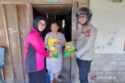 Polres Mukomuko gelar bakti sosial untuk ringankan ekonomi nelayan