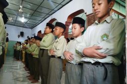 Santri Ponorogo shalat gaib untuk korban Ponpes Al-Khoziny