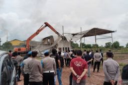 PN Kayuagung eksekusi bangunan di atas lahan  dua hektare