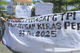 Dua pleton polisi amankan aksi unjuk rasa nelayan di Kupang