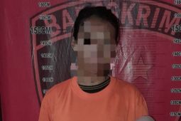 Sepasang kekasih terekam CCTV maling motor