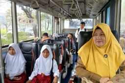 Pemkab Tangerang tambah 13 bus angkutan sekolah gratis
