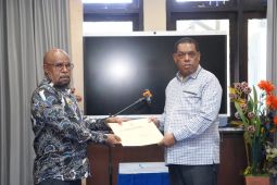 Bupati Jayapura lantik Yusuf Yambe Yabdi sebagai Plt Sekda