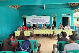 Pengelola Tol Bakter salurkan sembako dan buka komunikasi 24 jam