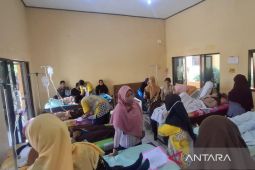 110 siswa SMP dan SMA di Purworejo dibawa ke puskesmas diduga keracunan MBG