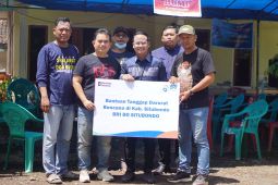 BRI salurkan seratusan paket sembako untuk korban gempa di Situbondo