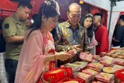 Moon cake Festival Singkawang menjadi simbol pelestarian budaya