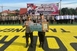 Polresta Tanjungpinang beri penghargaan kepada personel berprestasi di Pomnas