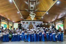 Pemkab Batang Hari bersama Baznas salurkan dana zakat pendidikan