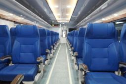 Kereta Ekonomi New Generationmulai naik dan turun di Daop 6 Yogyakarta