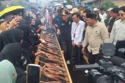 Festival ikan fufu di Ternate pecahkan Rekor MURI pengasapan ikan terbanyak