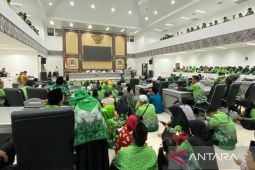 DPRD Cianjur mengawal aspirasi guru madrasah dapat penyesuaian status