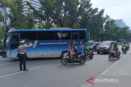 Petugas tutup jalan depan Kedubes Amerika Serikat imbas aksi Palestina