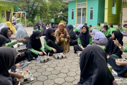 227 murid Sekolah Luar Biasa Negeri Batam terima manfaat program MBG