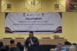 Dinkes Ngawi-BGN berikan pelatihan "higiene" sanitasi pangan petugas SPPG