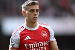 Kalahkan Fulham, Arsenal perlebar jarak dengan City