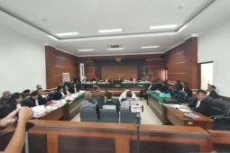 Ketua Yayasan AZR Wenas bersaksi di sidang hibah GMIM