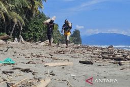 Merajut asa tingkatkan kesejahteraan dari serpihan woodchip di pinggiran Skouw