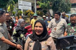 Pemkot Bandarlampung beri bantuan traktor dan bibit kepada gapoktan