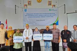 BPJS Ketenagakerjaan Pangkalpinang serahkan santunan Rp189 juta kepada 3 ahli waris di Bangka Tengah