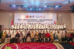 Apoteker Angkatan XV UTND Lulus 100 persen adakan pengukuhan sumpah