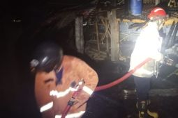 BPBD Bantul mengerahkan dua armada padamkan kebakaran kandang ayam