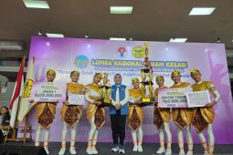 Tim Senam Perwosi Jambi raih dua piala Lomba Nasional Senam Kreasi 2025