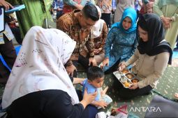 FOTO - Wamendukbangga tinjau dapur MBG dan posyandu