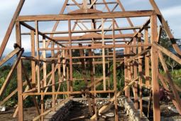 Hunian bermartabat untuk Pemimpin Adat: Rumah Bapak Namun Wanente mulai dibangun