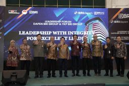 Apa alasan pimpinan KPK bertemu saksi kasus mesin EDC bank