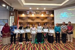 BPJS Kesehatan beri penghargaan lima fasilitas kesehatan di Papua Barat