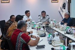 Seskab Teddy  temui Menaker diskusikan progres Program Magang Nasional