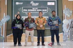 Rene Baby Mart terima plakat waralaba dari Kemendag