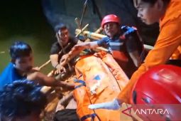 Seorang mahasiswa tewas setelah alami kecelakaan tunggal di jembatan Gowa, jatuh masuk ke sungai