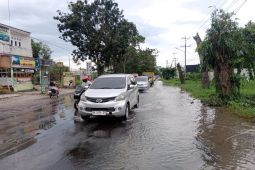Buruknya drainase di Seirampah buat puluhan rumah dan jalan nasional kebanjiran