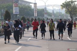 Warga Cikarang manfaatkan hari bebas kendaraan untuk nikmati udara bersih dan sehat