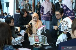 PLN gaungkan inklusivitas batik anak tunarungu di Forum Asean
