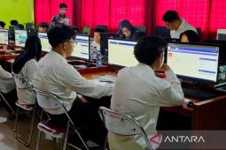 Pemkab Natuna tingkatkan indeks pembanguna manusia lewat beasiswa dan bantuan usaha