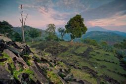 Budayawan menegaskan Sunda cinta alam dan taat hukum