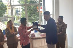 Kelurahan Tanamodindi terima penghargaan kelurahan cinta statistik